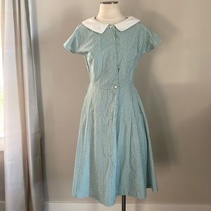 Vintage 1950’s or 1960’s Green & White Gingham Cotton Collared Day Wrap Dress